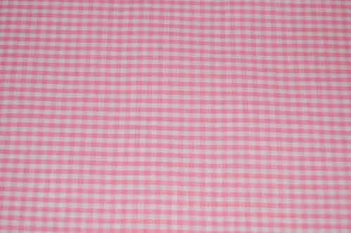 Tela vichy cuadro pequeño rosa. Ancho de tela 1,60mts. Cantidad mínima 0,50mts.