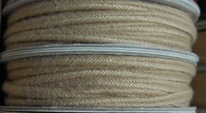 Rollo cordón beig envejecido 1cm de ancho. Cada rollo tiene 2 mts.