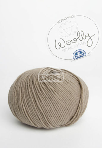 Ovillo Woolly DMC. 100% Lana merino. Color: CAFE 112.