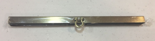 Nozzle for wallet 19cm. Includes 8 little screws. Brass finish.