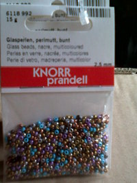 Caja abalorios surtidos: colores metalizados.15gr. Knorr Prandell.