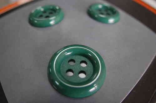 Botón Decorativo Verde Botella. 3,5cm diámetro.